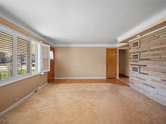 4th image of 2640 Carmen Dr