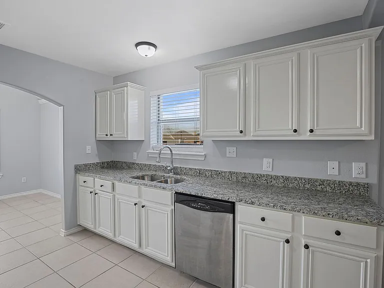 119 Magnolia St — Photo 11