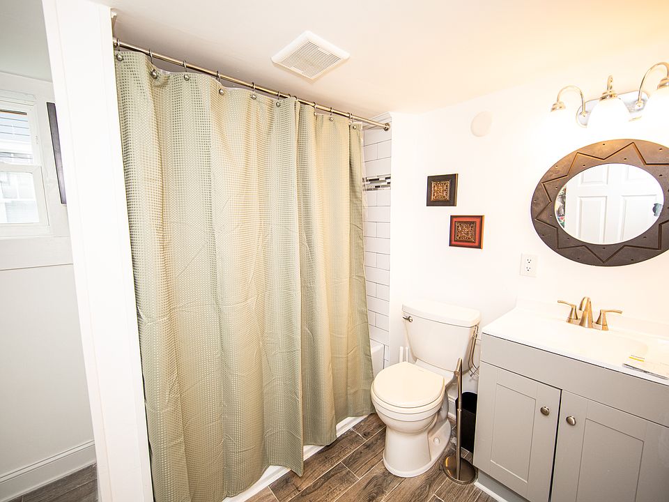 2nd image of 318 Confederate Ave S #3