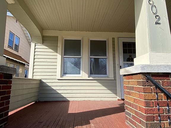 3rd image of 5802 Northcliff Ave Unit 2