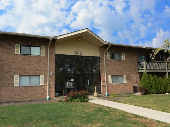 7410 Brookdale Dr APT 204, Darien, IL 60561