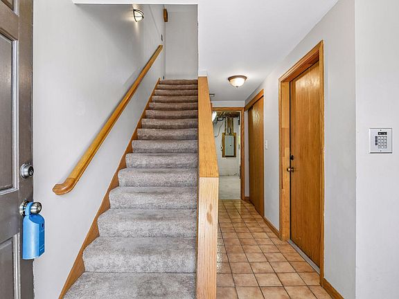 4th image of 4943 Bayswater Rd
