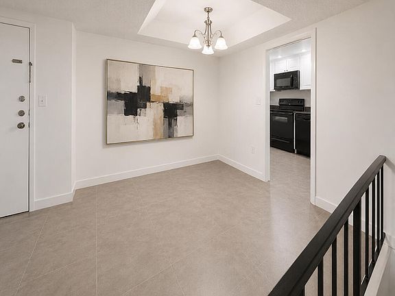 4th image of 3740 Inverrary Dr APT 3G