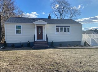 6 Pinewood Rd, Tewksbury, MA 01876