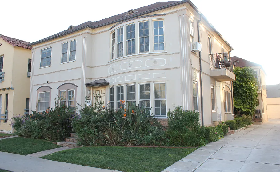 2 bed, 1000 sqft, $3,650 — Photo 2