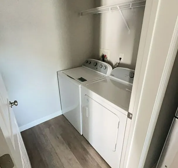650 N College St — Photo 4