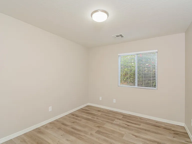 15438 W Mercer Ln — Photo 13