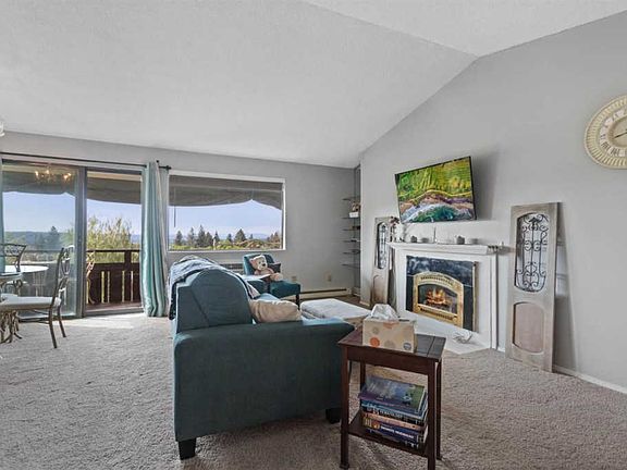 5th image of 844 W Cliff Dr #303