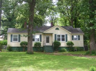 16 Collinson Rd, Greenville, SC 29605