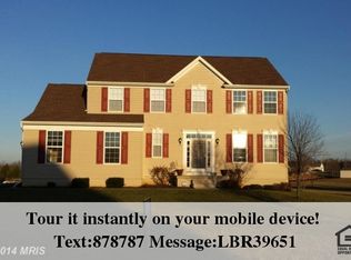 28 Berkshire Dr, Falling Waters, WV 25419