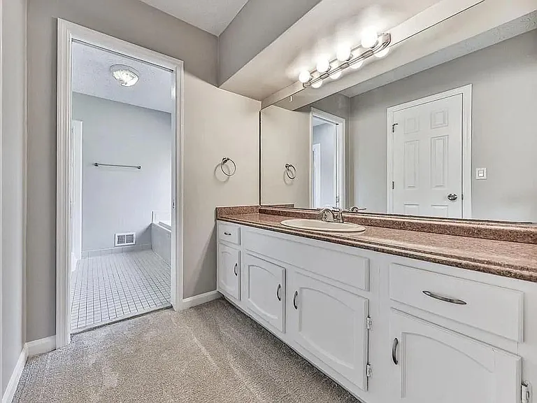 2189 Chartwell Dr — Photo 25