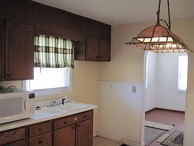 4th image of 1129 Lindsey Ave