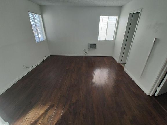 5th image of 1225 Elizabeth Ave
