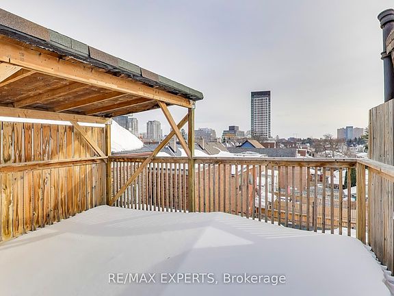 3rd image of 1895 Davenport Rd