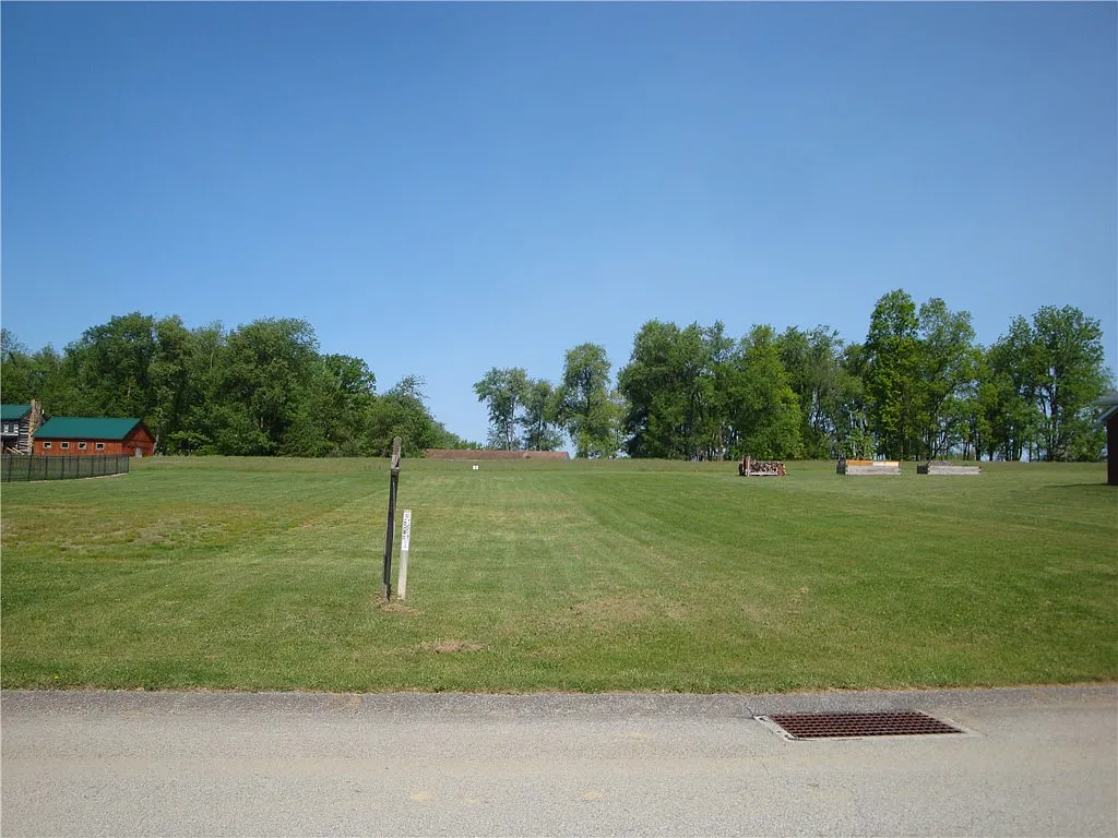 729 Victoria Way photo 1