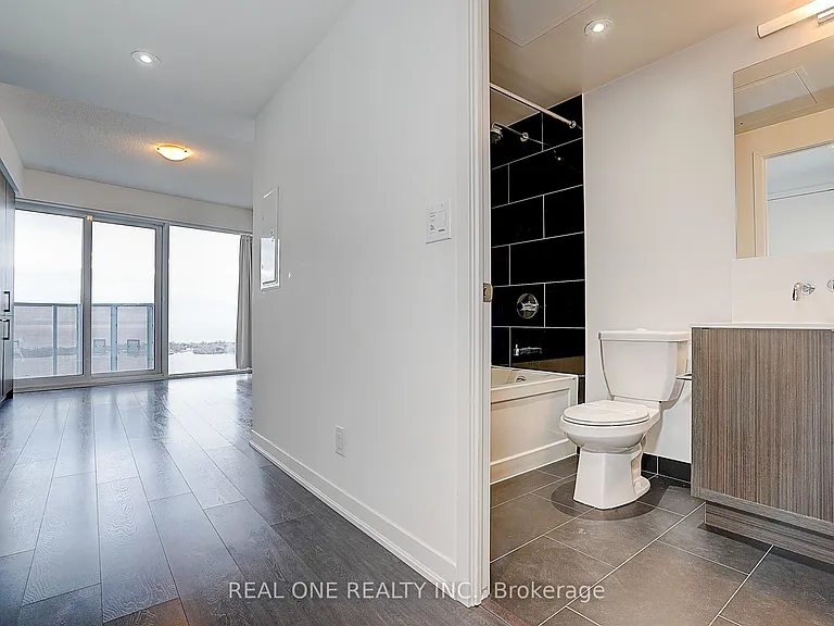 100 Harbour St #5008 — Photo 9