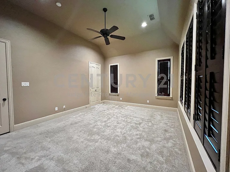 423 San Gabriel Dr — Photo 7