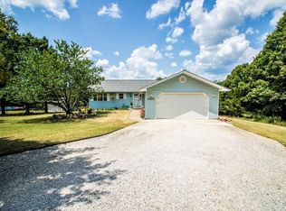 22101 Hedge Rd, Saint Robert, MO 65584