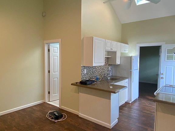 4th image of 21 Woodland Ave #A