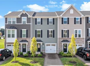 223 Chesna Dr, Pittsburgh, PA 15234