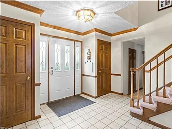 4th image of 18472 Admiralty Dr