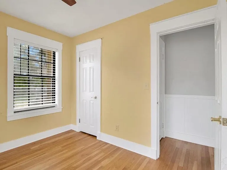 1660 E Hayes St — Photo 14