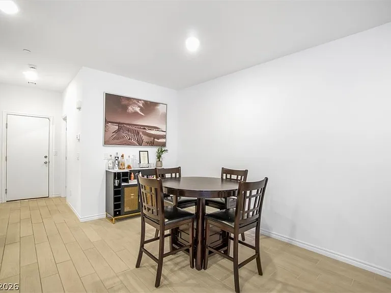 1529 Eva Crossing Pl — Photo 8