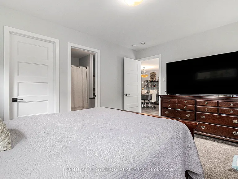 68 Villeneuve Dr — Photo 11