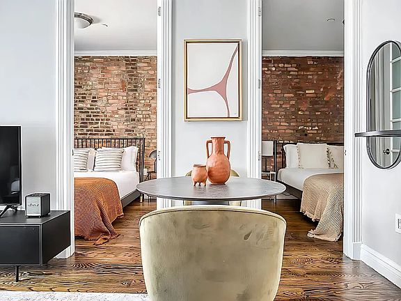 4th image of 202 E 13th St APT 3E