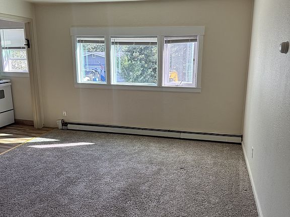 3rd image of 974 Gilmore St #D