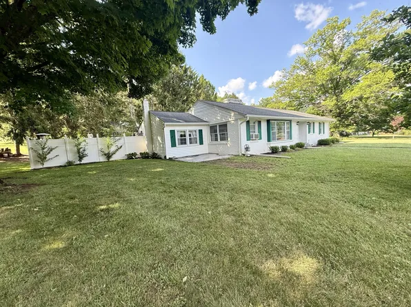 114 Orchard Dr, Narrows, VA 24124
