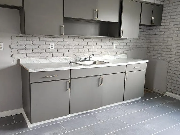 215 Buckley St — Photo 1