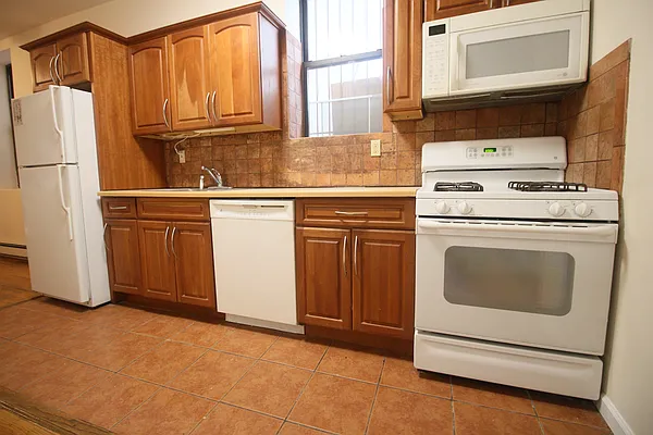 Rented by Douglas Elliman | media 7