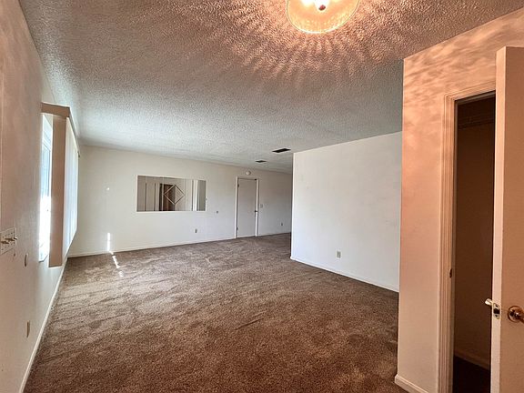 2nd image of 1401 Meadowlark Dr