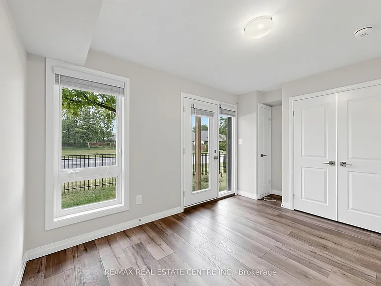 720 Grey St S #55 — Photo 34