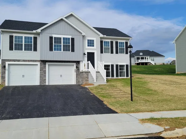 335 Ripple Dr #89, Hanover, PA 17331