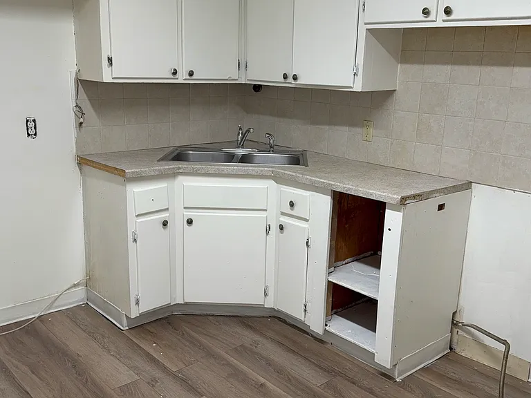 16212 Maplewood Ct — Photo 3