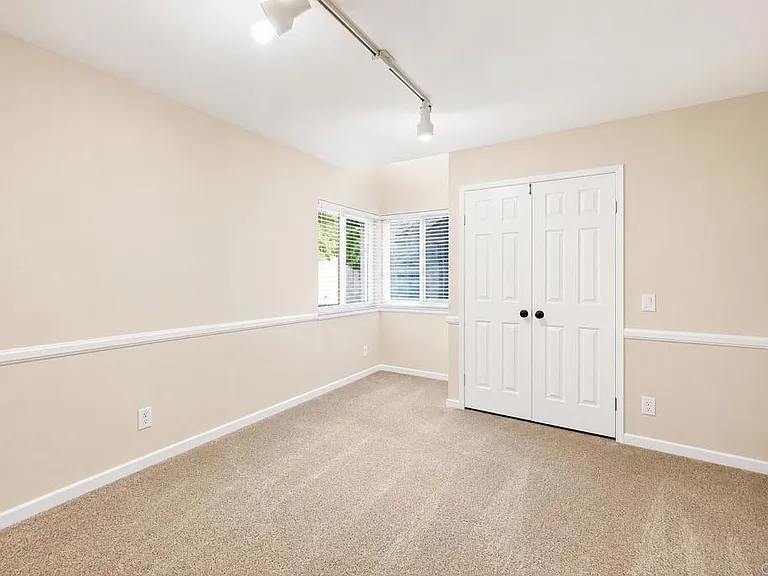 726 Santa Rufina Dr — Photo 18