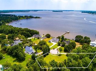 150 Azalea Court, Swansboro, NC 28584
