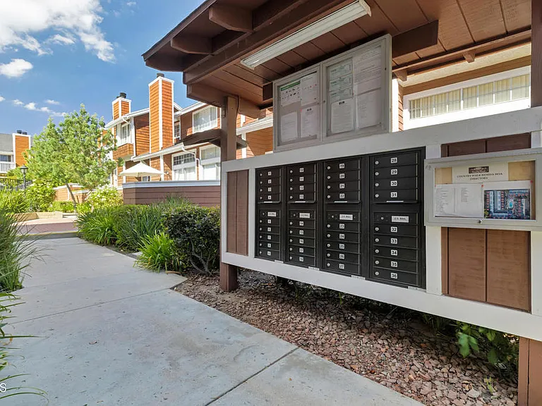 19431 Sherman Way #6 — Photo 28