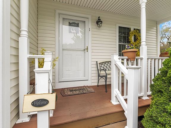 2nd image of 1 Sycamore Pl #23B