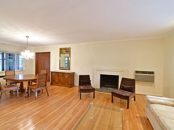 3rd image of 110 Westwood Cir