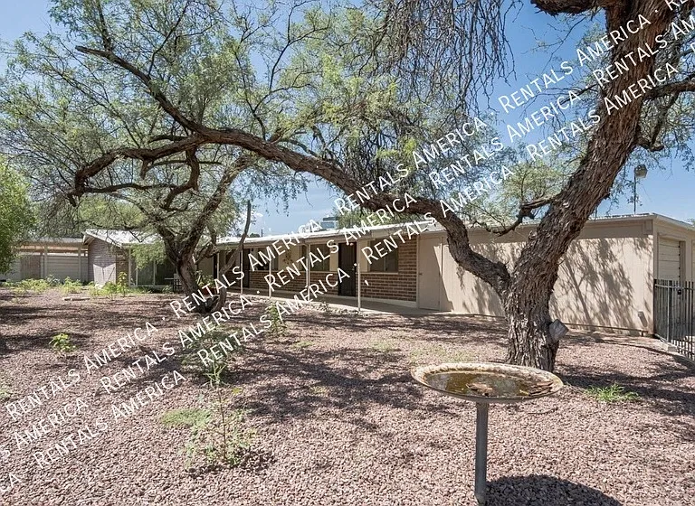 3950 E Fairmount St — Photo 1