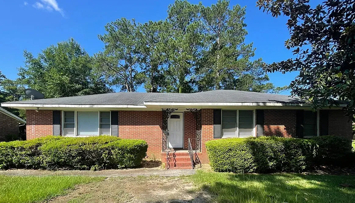 4 bed, 1479 sqft, $1,950 — Photo 1