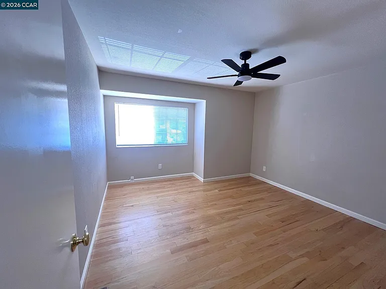 1115 Crest Ridge Ln — Photo 9