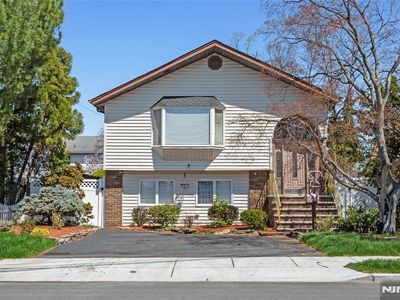 9 Redstone Ln, Lodi, NJ, 07644