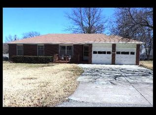 5637 Halsey St, Shawnee, KS 66216