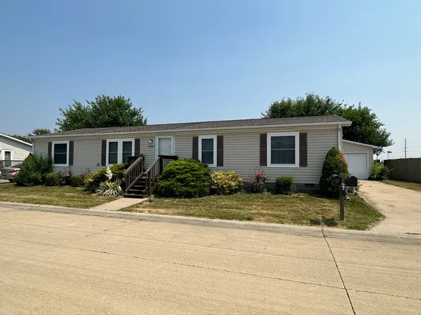 3003 Iris Way, Bloomington, IL 61705