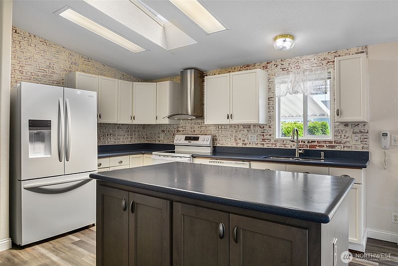 5th image of 14727 43rd Avenue NE #98