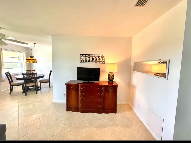 33 Pine Arbor Ln #203 — Photo 7